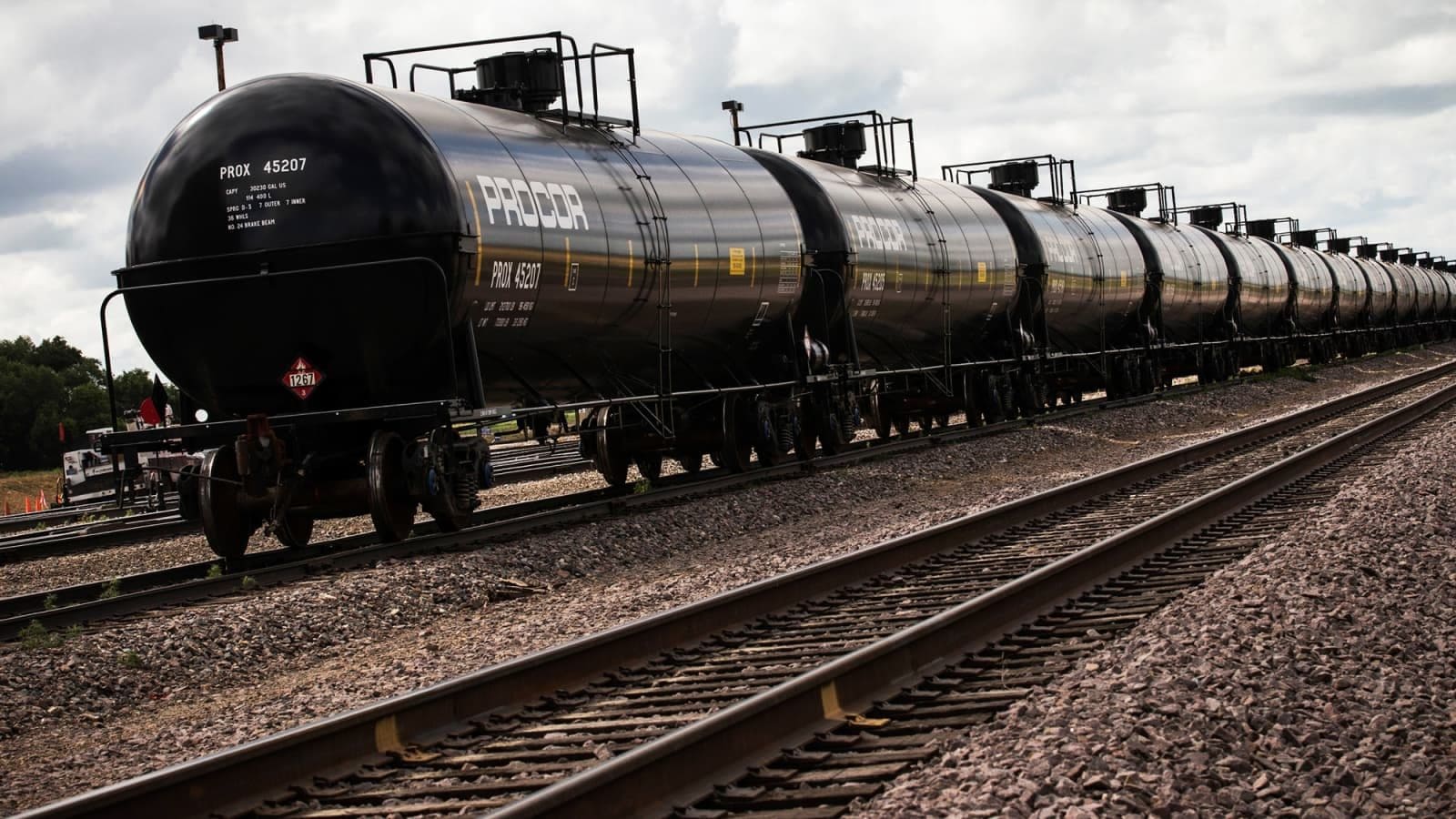 C14. Промышленная безопасность и охрана труда при перевозке продукции, содержащей опасные вещества, железнодорожным транспортом